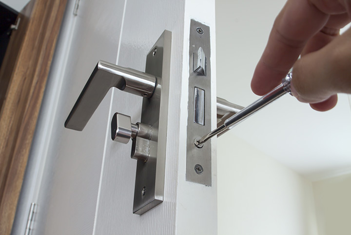 Our local locksmiths are able to repair and install door locks for properties in Becontree Heath and the local area.